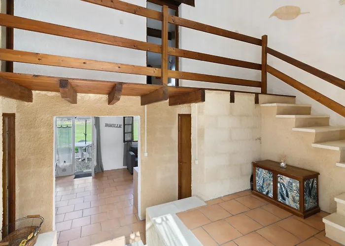 Les Naudines Harriet Holiday home *